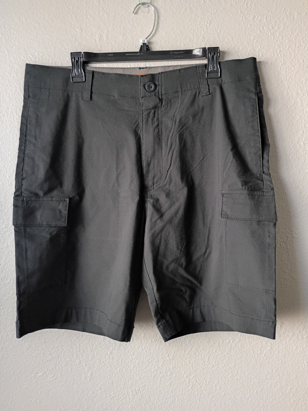 Wear First Men's NWT Black Cargo Shorts Size 38